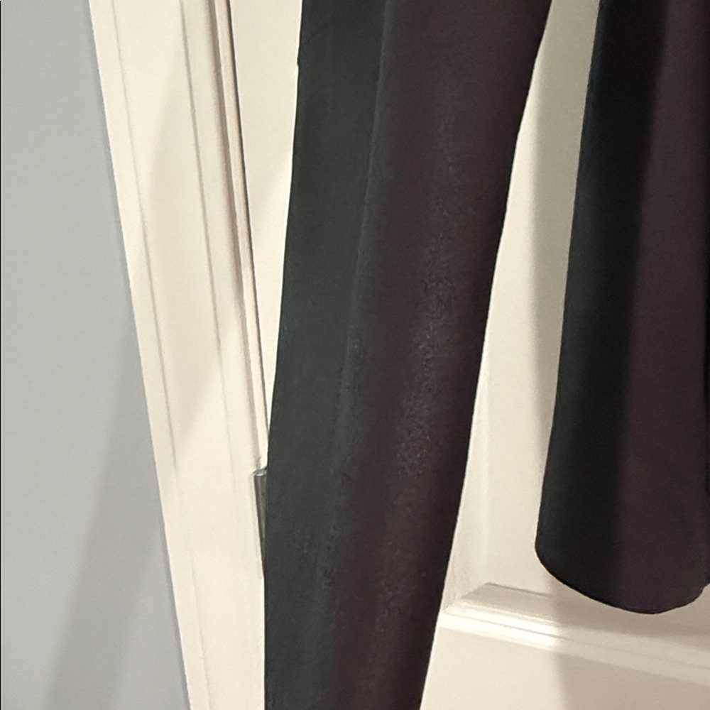 T Tahari Women's Burgundy Leather Jacket - Picture 6 of 7
